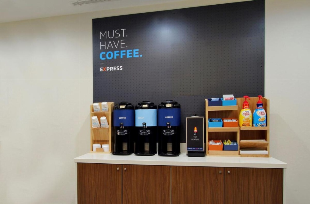 Holiday Inn Express Hotel & Suites Los Angeles Airport Hawthorne Image 17